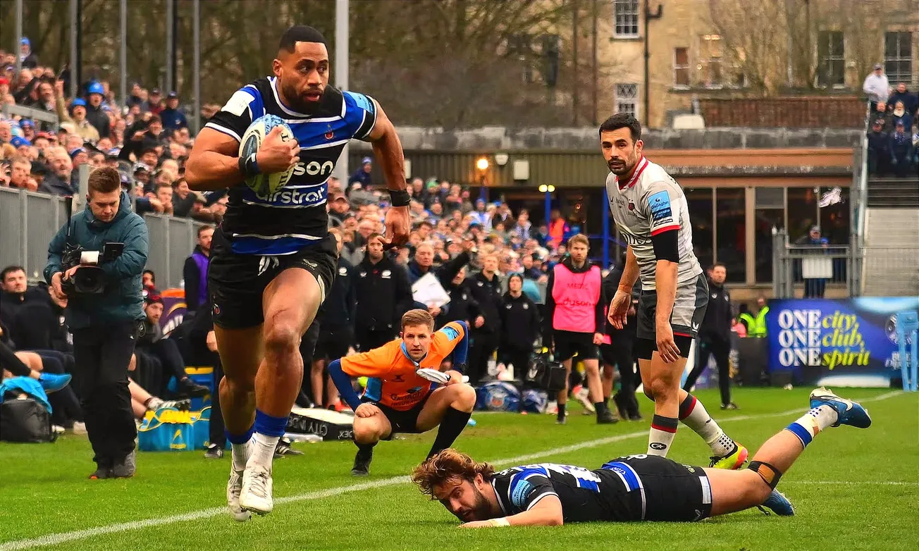 Bath thrashes Saracens with hat-trick from Muir